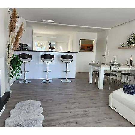 With 1 Bedroom Nyaraló